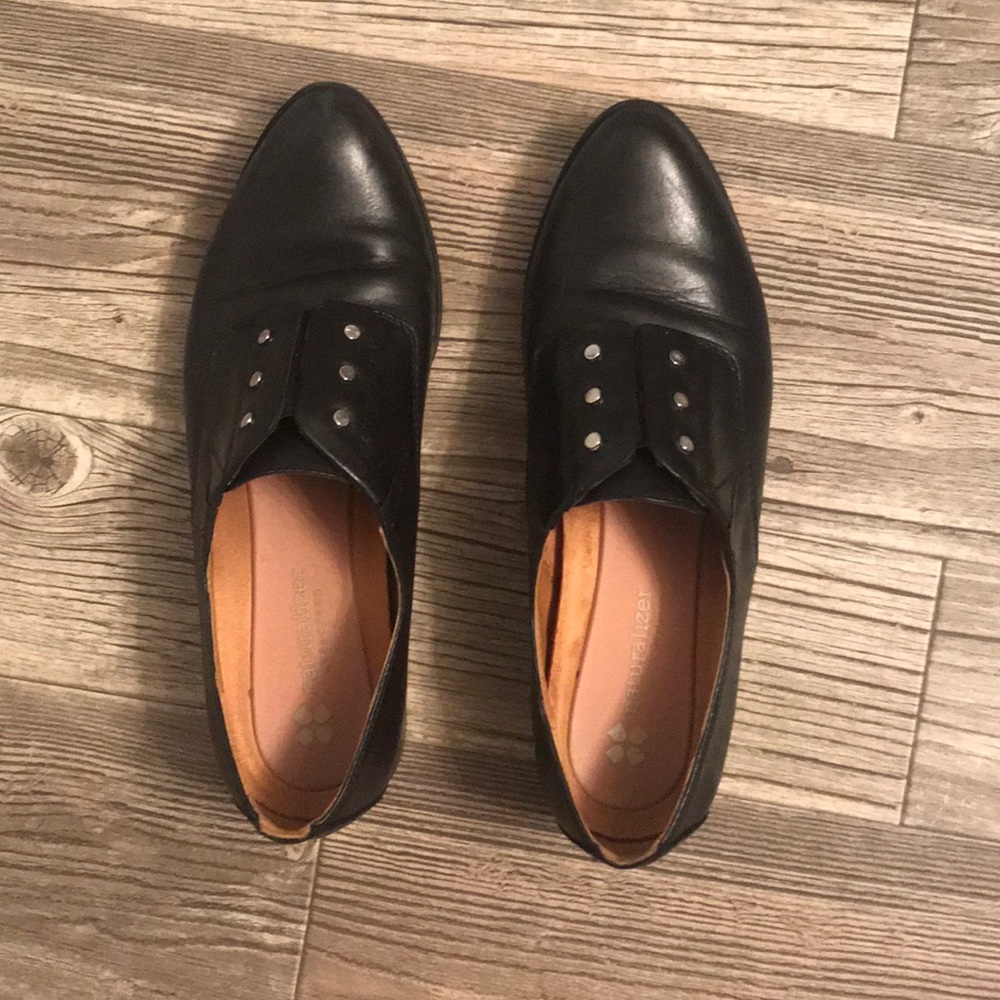 Naturalized oxford size 8.5